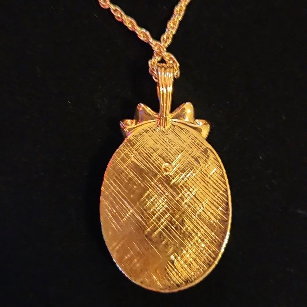 Vintage, Avon, Faux Pearl Cameo Necklace - Picture 5 of 7